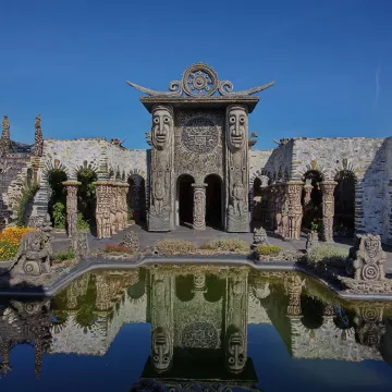 ¡Descubre el palacio-museo Robert Tatin!