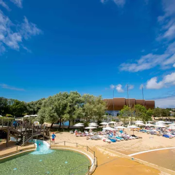 Parques acuáticos que se inundan de risas