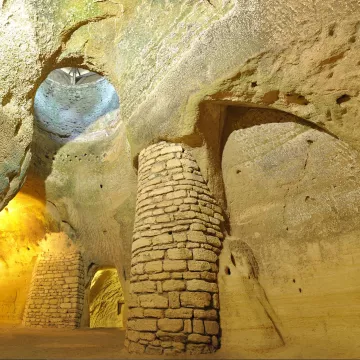 Rochemenier, ¡un pueblo subterráneo!