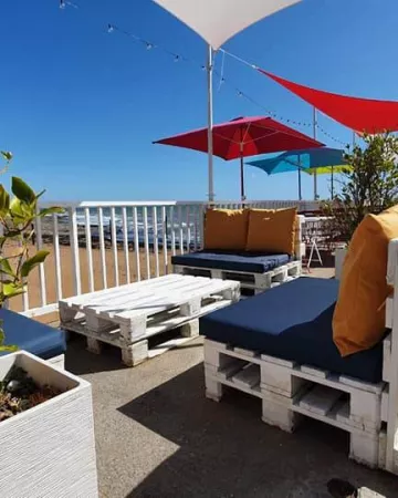 Le Papagayo, Facebook