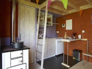 espace cuisine + chauffage bois