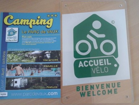 ©Accueil vélo camping le parc de Vaux Ambrieres les valléees 53300