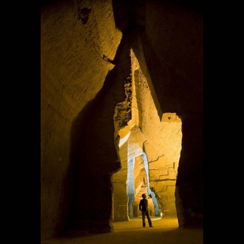 Espectáculo grandioso en la cueva gigante de Perrières