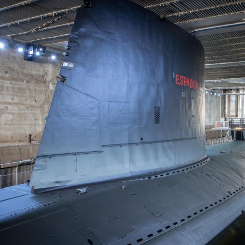 Subir a bordo de un submarino militar. ¡Bienvenido al Espadon!